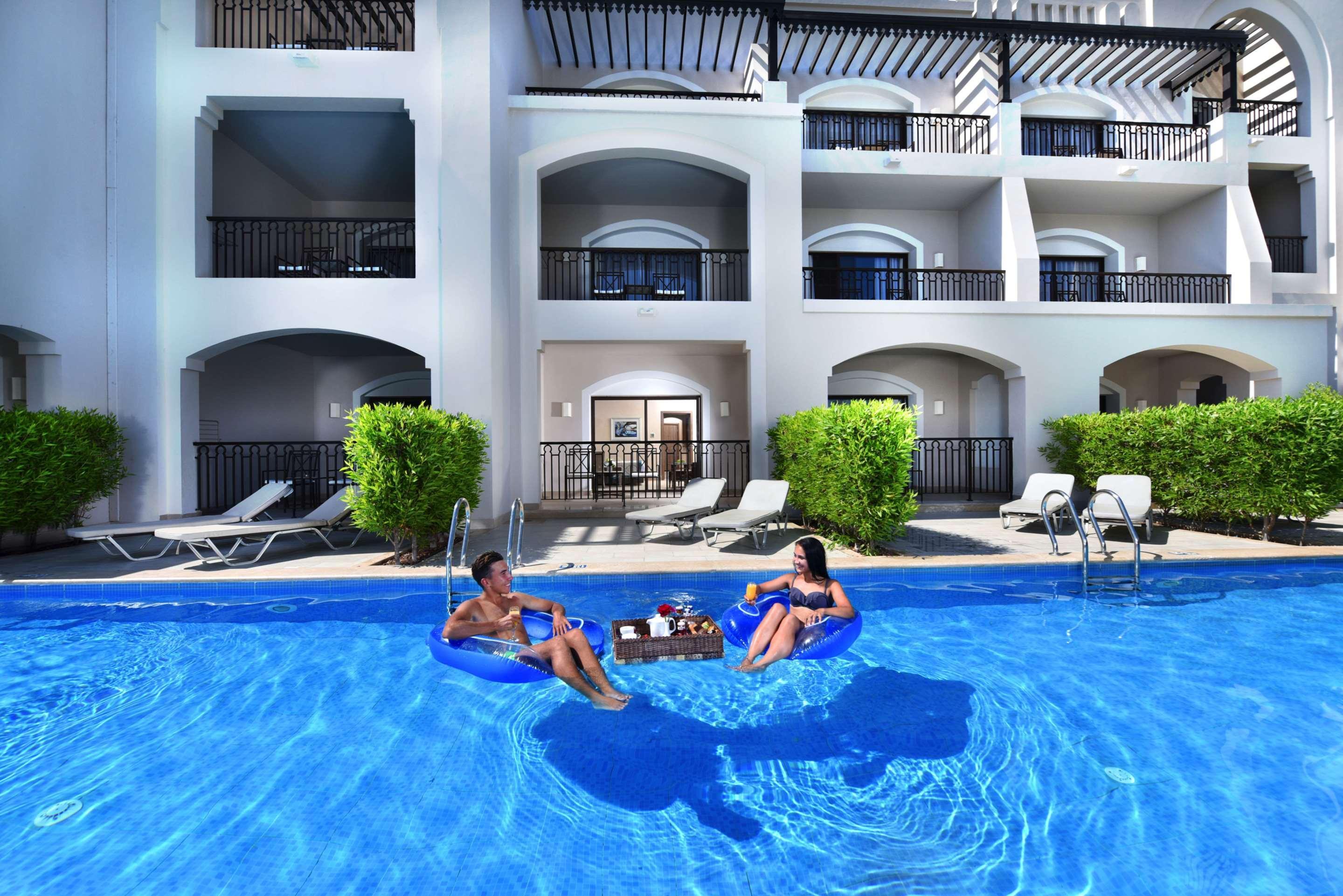 Hotel Steigenberger Alcazar Sharm el Sheikh Esterno foto The swimming pool at the hotel