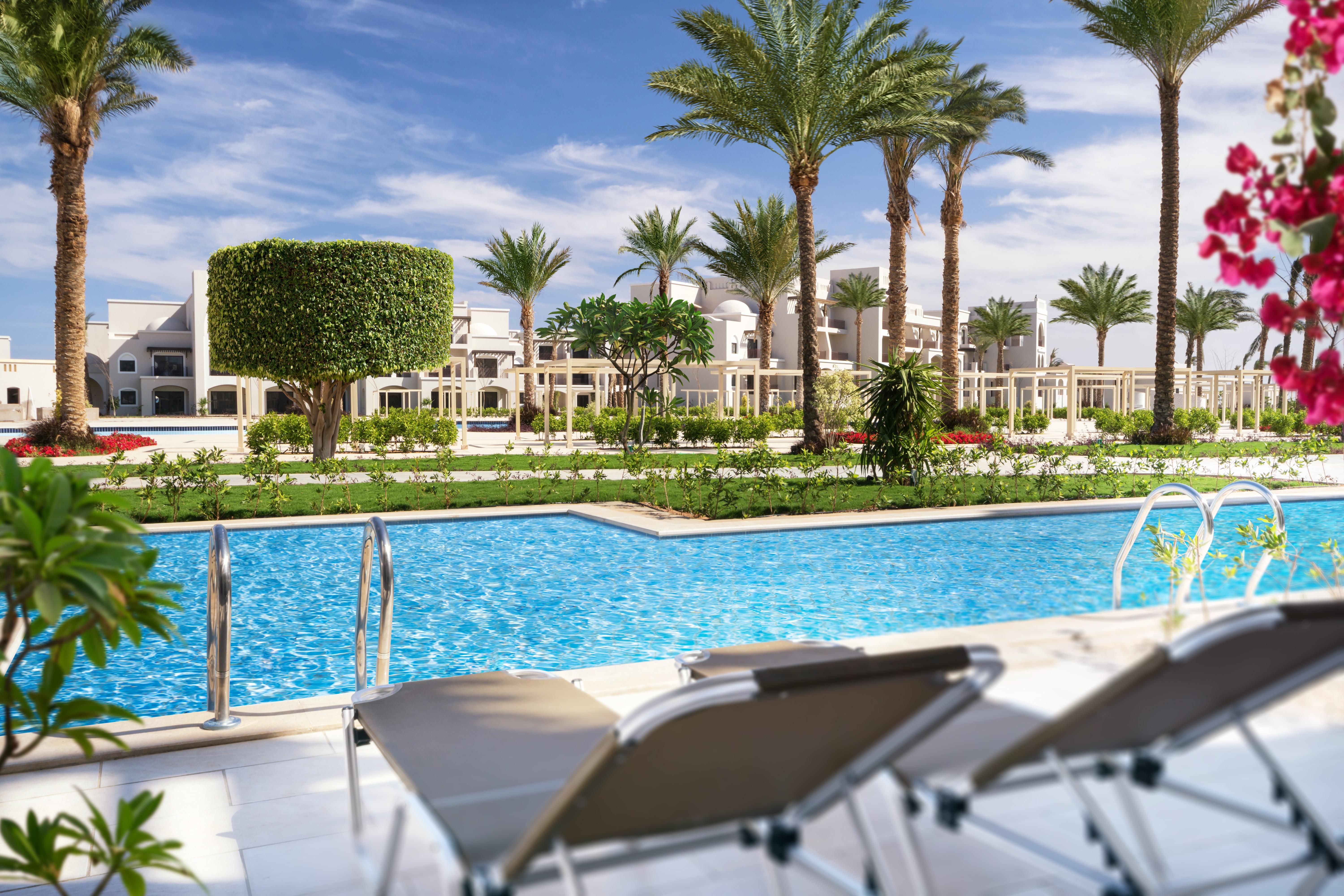 Hotel Steigenberger Alcazar Sharm el Sheikh Esterno foto The swimming pool at the resort